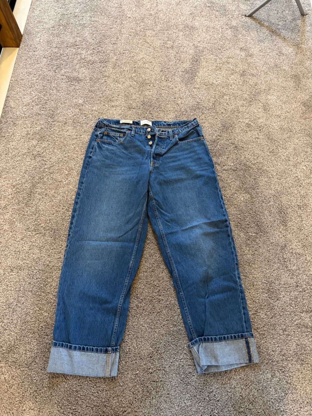 Universal Thread Women's Wide-Leg Cuffed Jeans in Dark Blue Wash